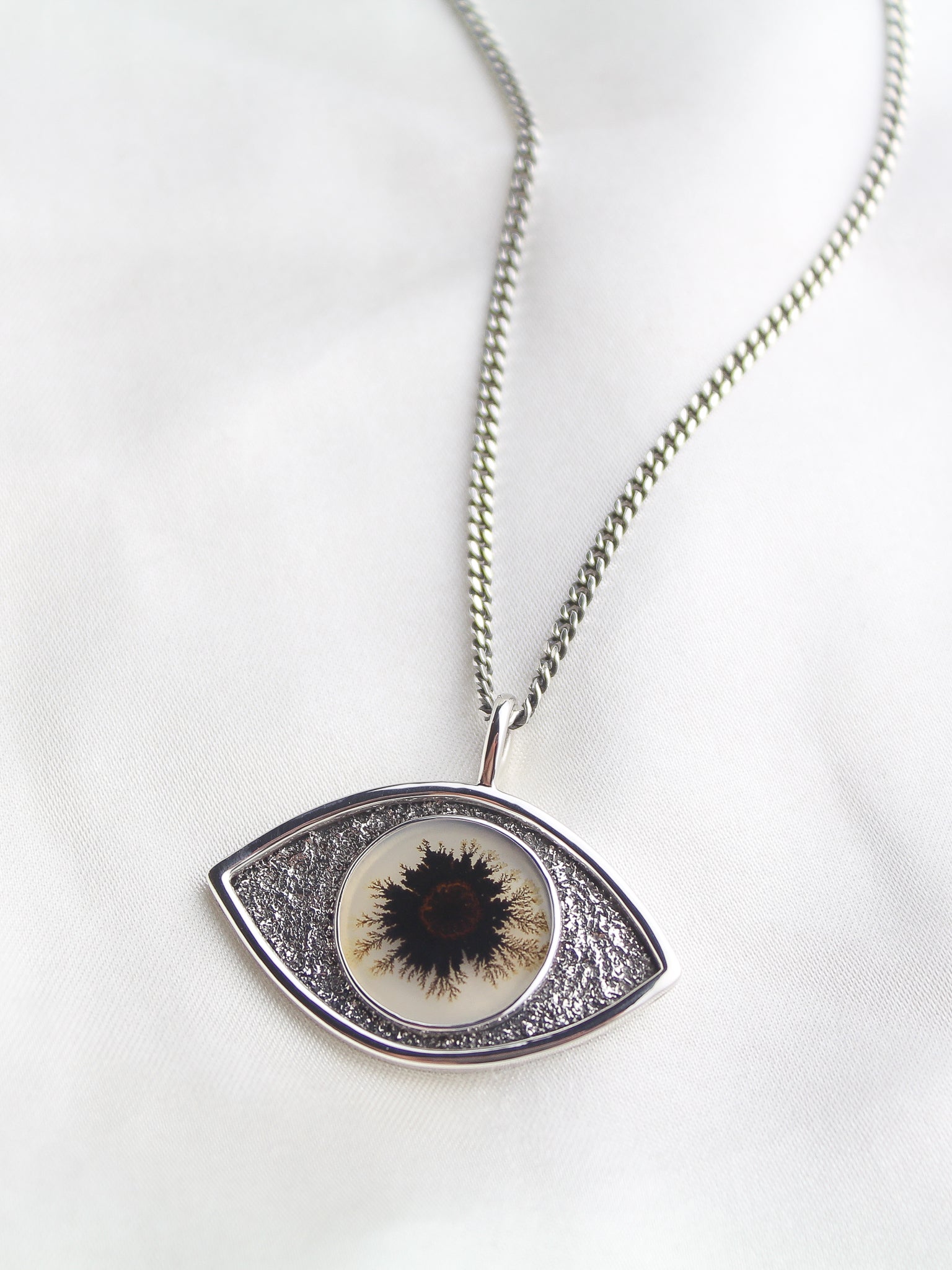 Dendritic Agate Eye Necklace